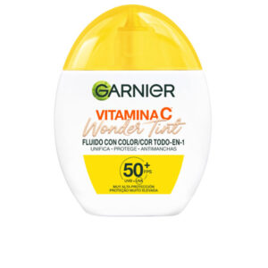 GARNIER : Vitamin C Wonder Tint Fluid with Color SPF50+ #light 40 ml